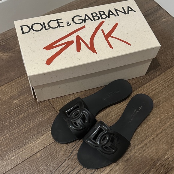 Dolce & Gabbana Black Logo Sandals - Picture 1 of 1